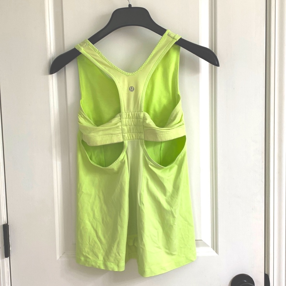 Lululemon like green tank with built in bra 6